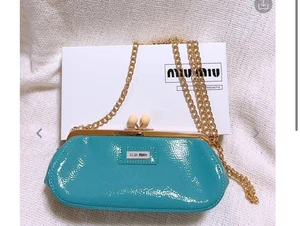 2025MM Blue VIP Gift Clutch Cosmetic Makeup Bag Chain - Picture 1 of 9