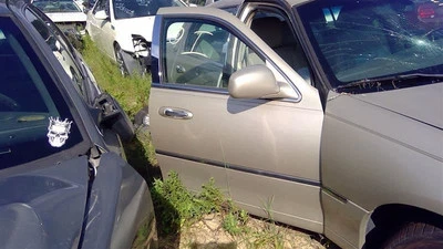 Puerta delantera derecha pasajero para 03-11 Lincoln & Town Car 384756 Foto 1 de 4