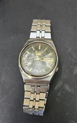 Reloj Vintage Años 70 Seiko 5 Automático Japón 506908 Día Fecha 21 Joyas Acero Inoxidable Foto 1 de 4