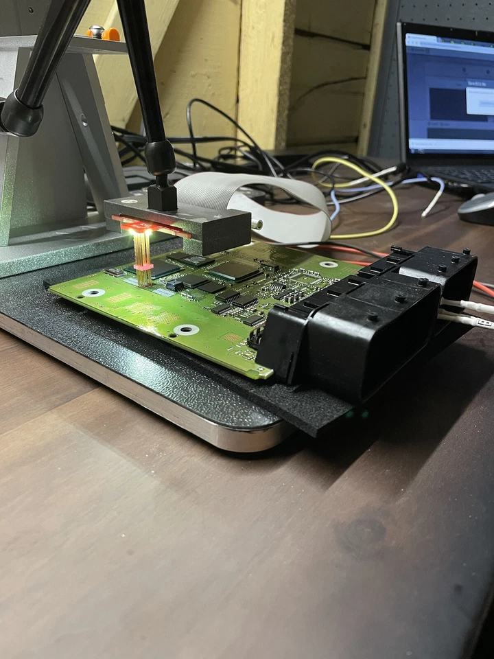 BMW MSD80 y MSD81 DME SERVICIO DE CLONACIÓN/ACTUALIZACIÓN N54 135i 335i 535i. PLUG N PLAY Foto 1 de 4