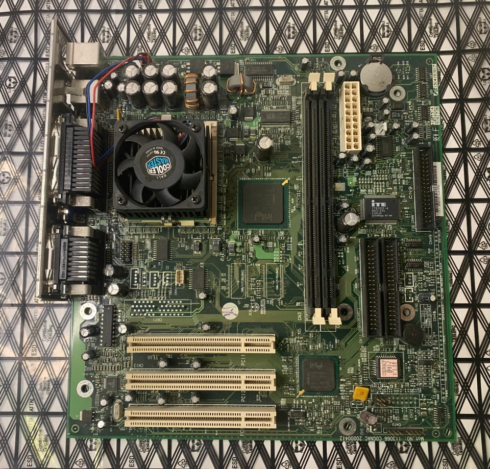 eMachines 113066 COGNAC 2000412 Motherboard + Intel Celeron 700MHZ CPU w/ Cooler - Image 1 of 4