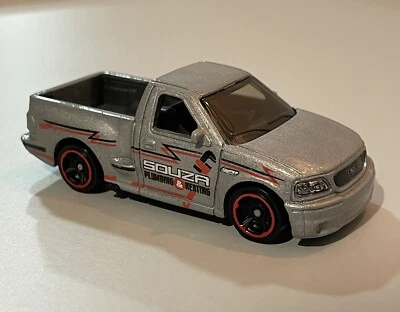 Macchina Hot Wheels Ford F150 Svt Lightning 1/64 3 inches Pick Nuovo Senza Box - Immagine 1 di 4