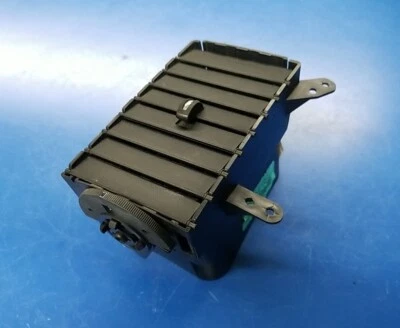 Chrysler Town & Country 2008-2010 tablero central izquierdo aire acondicionado ventilación OEM. 05028729AA Foto 1 de 4