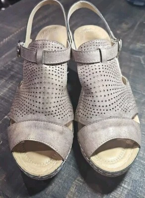 Spring Step "Jeneva" Slingback Wedge Sandal Open Toe Shimmer Taupe 40 Sz 9.5 G08 - Image 1 of 4