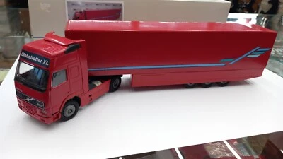 CNRCD4604 Conrad Volvo FH Globetrotter XL Semi Trailer 1995 1/50 - Immagine 1 di 4
