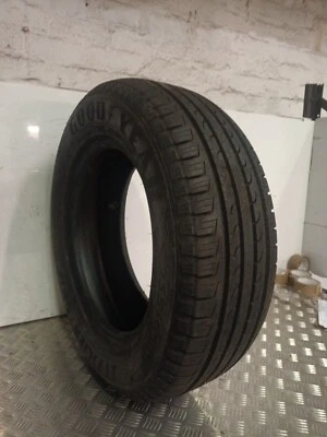 Goodyear Efficientgrip 235/65R17 Radial Tubeless Tyre - Image 1 of 4