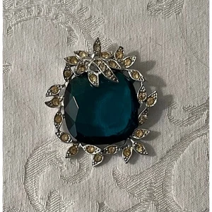 Vintage Sarah Coventry Sarahoo Brooch Teal Blue Rhinestone Vintage Holiday Ice - Picture 1 of 4