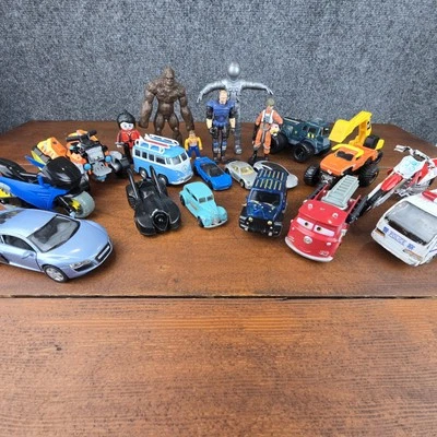 Mixed Toy Lot – 21 Pieces – Diecast Cars, Action Figures, Trucks, Motorcycles - Image 1 of 4