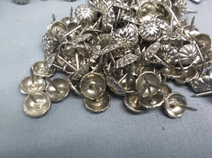 Menge 25 Silber Polster Heftklammern Möbelnägel Stecknägel Vintage 1/2" Größe - Bild 1 von 3