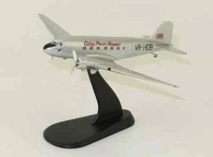 DC3 C-47 CATHAY PACIFIC "BETSY" REG: VR-HDB W/STAND - HOBBY MASTER HL1308 1/200 - Picture 1 of 3