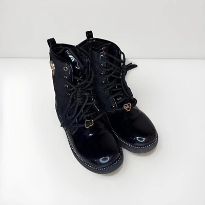 Michael Kors Niñas Jóvenes Botas Talla 13 Brillo Combate Estrás Corazones Negros Foto 1 de 4