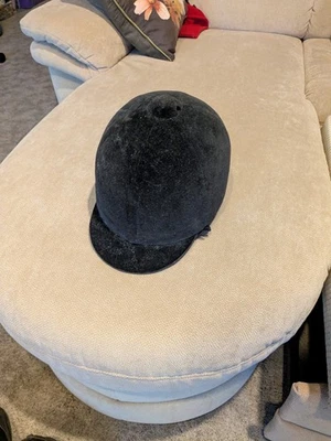 Samt Reithelm schwarz Größe 57 / 7 Dressurhelm Reiten Helm  - Bild 1 von 4