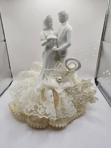 Vtg Wedding Cake Topper White Bride Groom Lace & Faux Pearls & Flowers + Garter - Picture 1 of 9