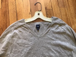 Gap Men's V-Neck Knit  Sweater Lightweight Long Sleeve Beige Size L Preppy - Picture 1 of 12