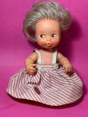 MUÑECA BARRIGUITAS BESITOS FRESA DE FAMOSA - Imagen 1 de 4