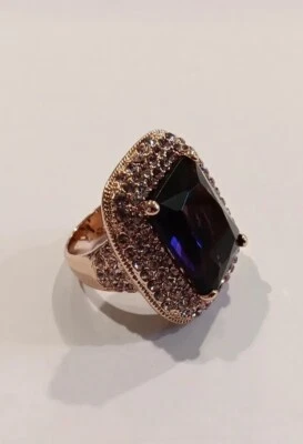 Anillo Joan Boyce Oro Rosa Color Púrpura/Rosa Talla 7.75 Rock Your Ring Foto 1 de 4