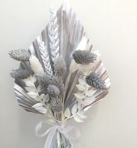 Großer silberner Palmenspeer, Trockenblumen, Tortenaufleger, grau/weiße Blumen - Bild 1 von 6