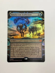SIMULACRUM SYNTHESIZER (SHOWCASE) BIG SCORE FOIL BORDERLESS MTG SINGLE ARTIFACT - Picture 1 of 2