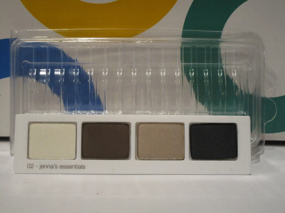 CLINIQUE ~ ВСЕ О ТЕНИ QUAD ~ # 02 JENNA'SESSENTIALS ~ БЛИСТЕРНАЯ УПАКОВКА - Изображение 1 из 1