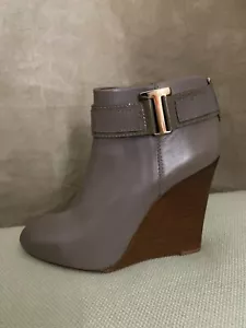 Tory Burch Taupe/Gray Leather Ankle Zip Bootie Sz 8M Stacked Wedge Heel Boot - Picture 1 of 12