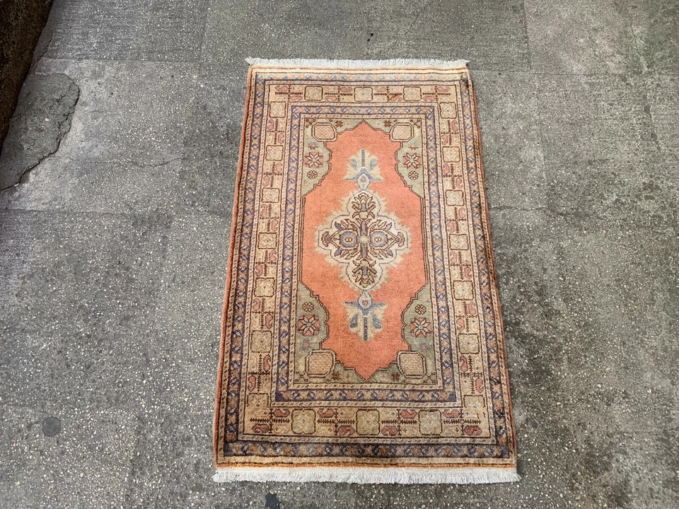 Alfombra natural vintage de 2'1'' x 3'5'' alfombra de pueblo alfombra hecha a mano.SKU:F426 Foto 1 de 4