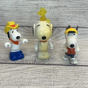 Peanuts SNOOPY Vintage Lotto di 3 Mini 2,5” PVC Vinile Figure Giocattoli Vintage Fumetti Cane - Foto 1 di 13