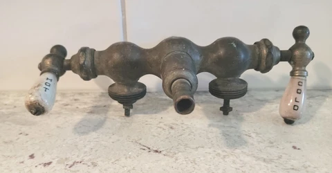 VINTAGE ANTIQUE HOT COPD WATER BATHTUB SINK FAUCET FIXTURE CERAMIC HANDLE Cover