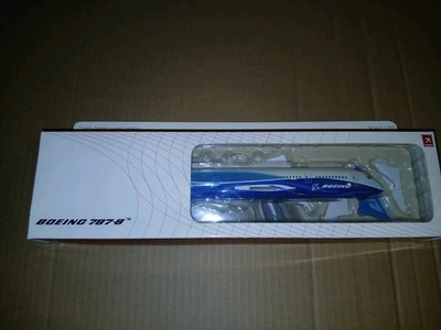 Hogan HG11311 Boeing 787-8 'House Colors' with Gear 1/200 Scale Model - Image 1 of 2