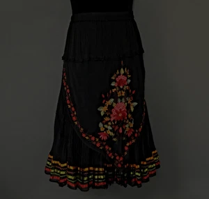 Boho Embroidered Skirt Womens Large Black Floral Crinkle Tiered Midi Rayon Folk - Picture 1 of 8