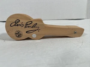 Elvis Presley Stift in gitarrenförmiger Holzkiste - Bild 1 von 7