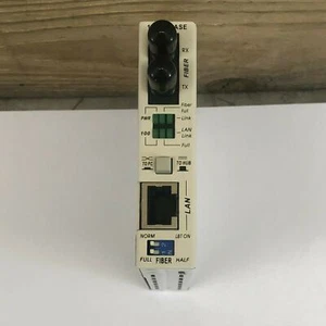 RJ45 to ST Fiber 10/100Mbps Media Converter ET90110ST StarTech 9VDC 1A - Bild 1 von 12