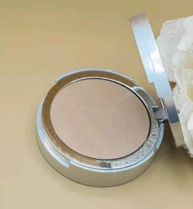 It Cosmetics Your Skin But Better CC Airbrush Perfecting Powder Light 0.33 oz - Picture 1 of 10