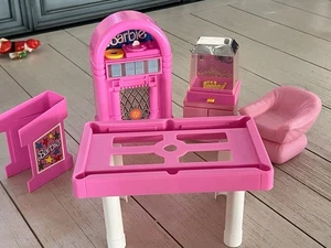 1988 Mattel Barbie und Skipper Spielzimmer Spielset Juke Box Popcorn - Bild 1 von 6