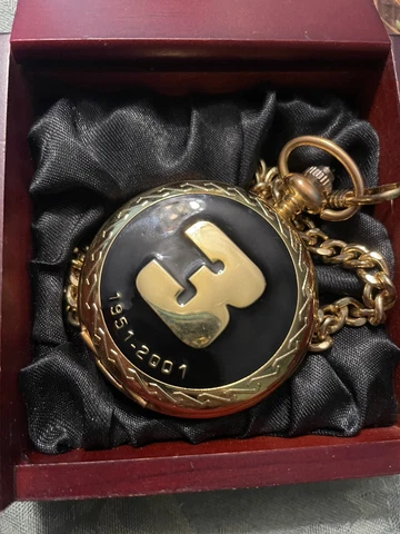 COMMEMORATIVE DALE EARNHARDT SR. GOLD TONED POCKETWATCH IN WOODEN DISPLAY BOX Cover