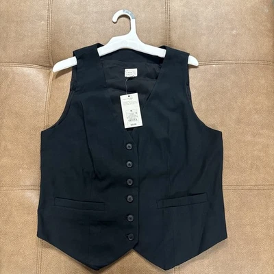 Women’s Black vest  Size M - Image 1 of 3