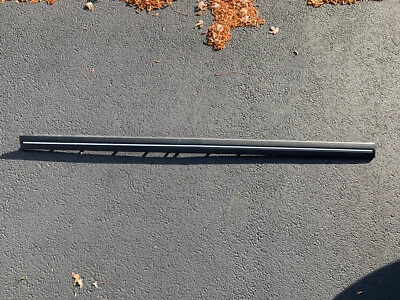 NOS PERFEITO ESTADO 80-89 CADILLAC BROUGHAM FLEETWOOD PARA-CHOQUE TRASEIRO TIRA DE IMPACTO ACABAMENTO MOLDURA - Imagem 1 de 4