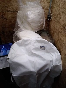 Large Lot Of KleenGuard A40 Coveralls XL & 4XL - Picture 1 of 5