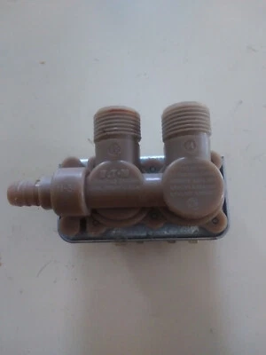Frigidaire Washer Model FTF530FS0 Inlet Valve 134190200 - Image 1 of 2