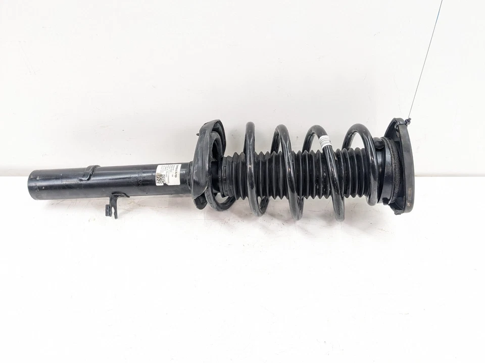 VOLVO XC40 SHOCK ABSORBER FRONT RIGHT DRIVER SIDE 32283436 2021 - Image 1 of 4