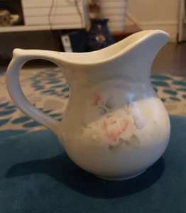 Pfaltzgraff Tea Rose Pink Floral Rose Creamer Pitcher USA Stoneware EUC - Picture 1 of 5