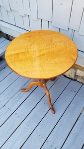 Tiger Maple Queen Anne Style Tripod Table Diameter: 21 1/2" - Picture 1 of 5