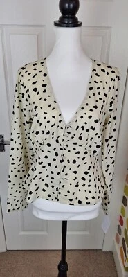 Brave Soul Womens Blouse Top Size 12 Cream Animal Print V-neck Long Sleeve NWT - Image 1 of 4