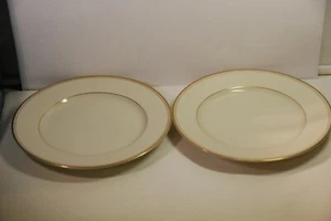 2x Mikasa Elfenbein China Goldrand Trousdale Sie erhalten 2 Salatteller 7 1/2" Durchmesser - Bild 1 von 2