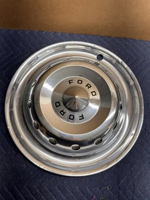 Tapacubos Ford Crestline 1950 15"" cubierta de rueda OEM  Foto 1 de 4