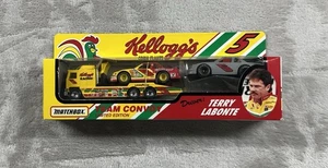 Terry Labonte #5 Kellogg’s Corn Flakes Team Convoy Matchbox 1993 New - Picture 1 of 4