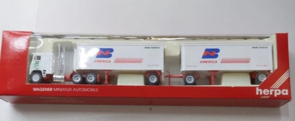 Herpa 6035 HO Freightliner BN America COE Double Trailers - Image 1 of 1