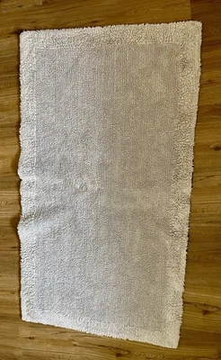Bad-Teppich hellgrau ca. 70 x 130cm, wendbar - Bild 1 von 3