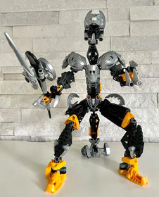Bionicle The Shadowed One K8761 .  Rare  .  Complete  .
