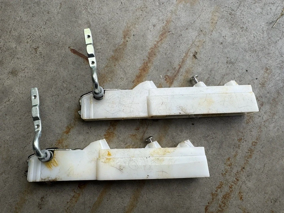 Conjunto de dobradiça para máquina de lavar Samsung DC97-19700A (usado) - Imagem 1 de 1