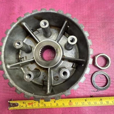 82 Honda Magna 750 VF750 OEM Clutch Boss 22120-MN0-000 MH113 - Imagem 1 de 4